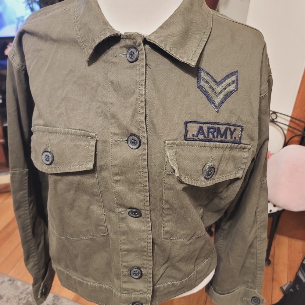 Forever 21 Army style jacket 💜
